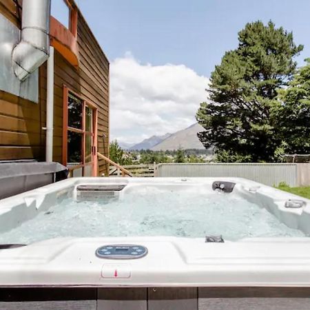 Hot Tub And Views Over Central Queenstown - Entire Holiday House Kültér fotó