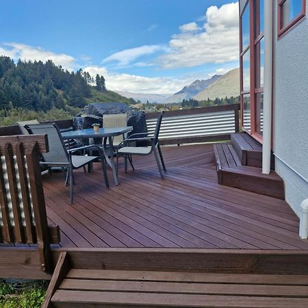 Hot Tub And Views Over Central Queenstown - Entire Holiday House Kültér fotó