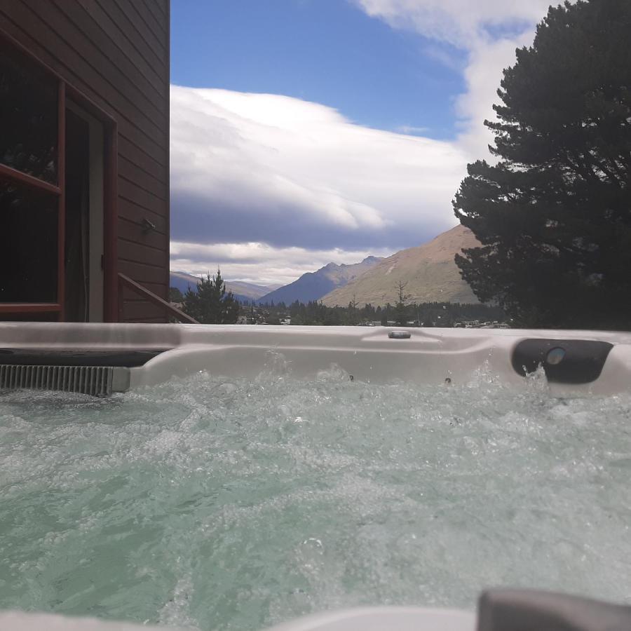 Hot Tub And Views Over Central Queenstown - Entire Holiday House Kültér fotó