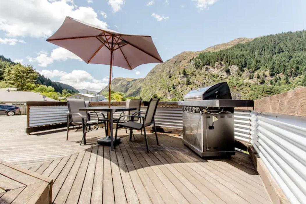 Hot Tub And Views Over Central Queenstown - Entire Holiday House Kültér fotó